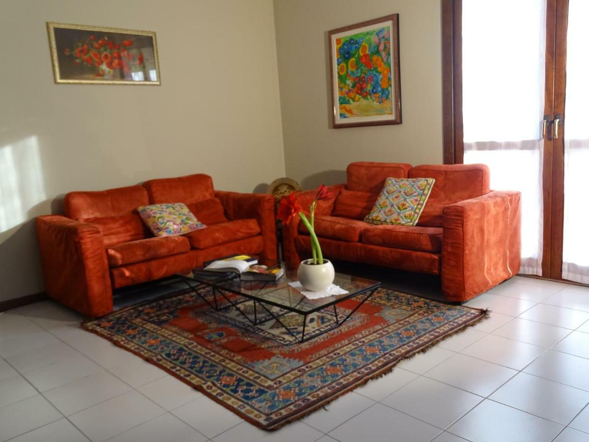 La Casa Di Clara Bed & Breakfast Esine ภายนอก รูปภาพ